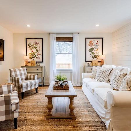 Downtown Luxury Farmhouse Apartment #4 West Dundee Esterno foto