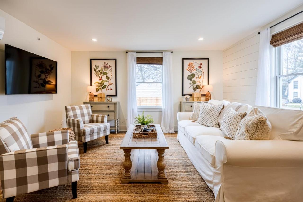 Downtown Luxury Farmhouse Apartment #4 West Dundee Esterno foto