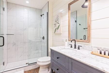 Downtown Luxury Farmhouse Apartment #4 West Dundee Esterno foto